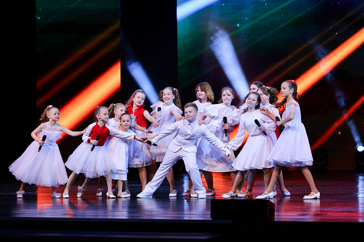 Образцовый художественный коллектив вокальный ансамбль «Сургутские непоседы»