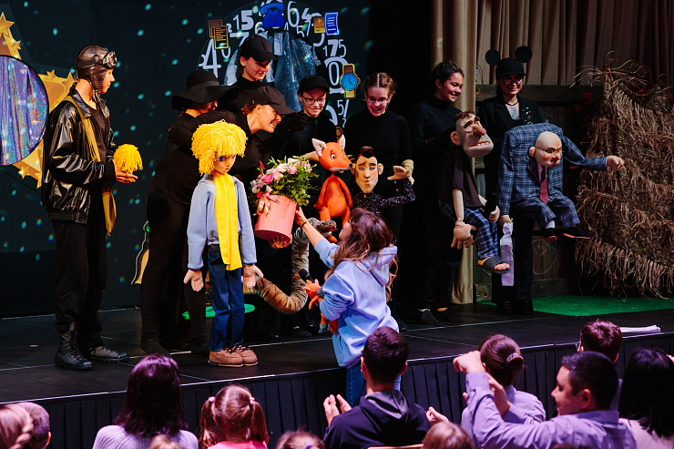 Как вести себя в театре?