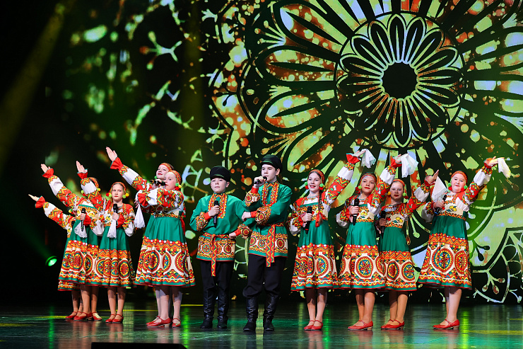 Образцовый художественный коллектив ансамбль русской народной песни «Конфетки-бараночки» – один из самых ярких вокальных коллективов Сургута